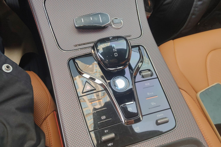 比亚迪 汉 2022款 DM-p 202KM 四驱旗舰型局部细节18