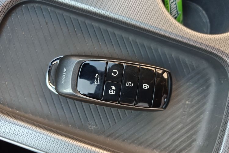 埃安 AION Y 2023款 Younger中控内饰7001