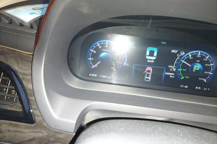 比亚迪 唐新能源 2017款 2.0T 全时四驱豪雅型 7座中控内饰15