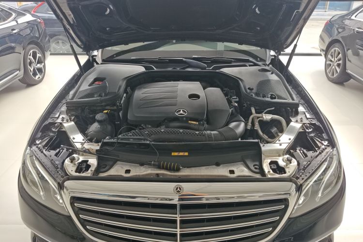 奔驰E级 2020款 改款 E 300 L 殊享版局部细节24