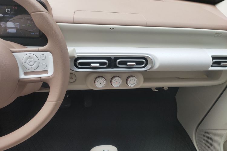 五菱汽车 宏光MINIEV 2024款 第三代 215km 青春版中控内饰16