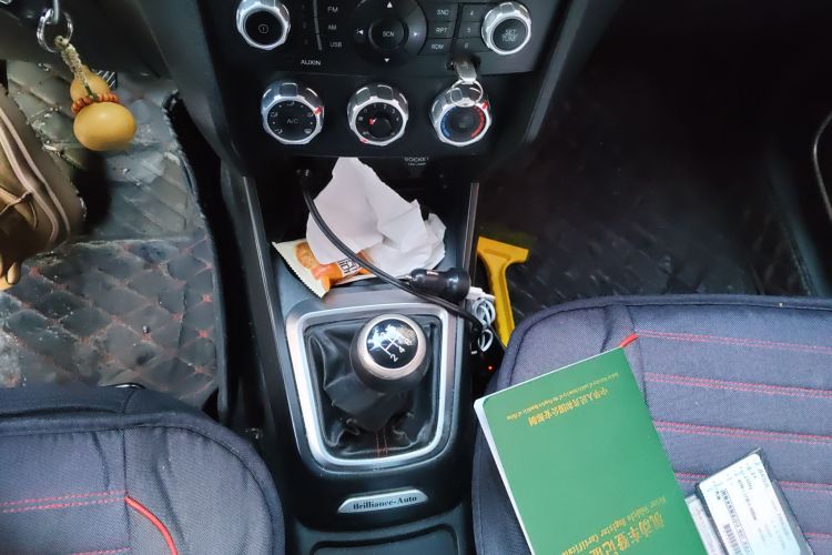 中华V3 2016款 1.5L 手动舒适型中控内饰18