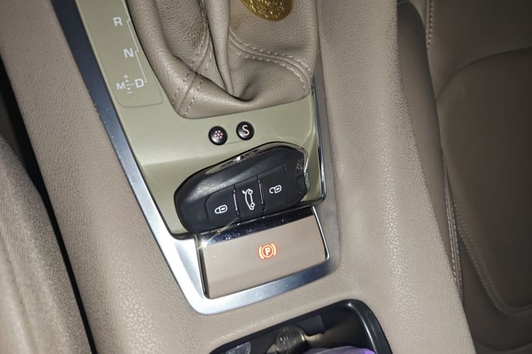 DS 5LS 2014款 1.6T 豪华版THP160中控内饰11