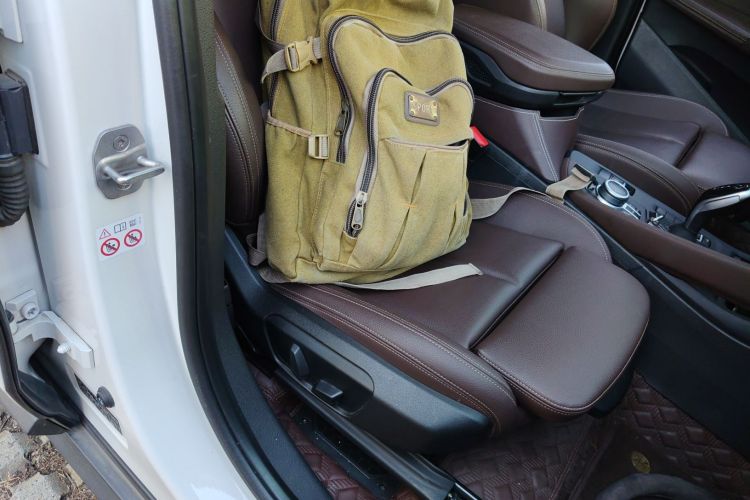 宝马X1 2020款 sDrive25Li 领先型局部细节41