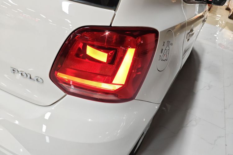 大众 Polo 2016款 1.4L 自动风尚型车身外观9