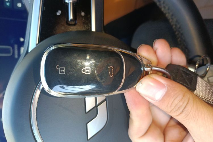 理想汽车 理想ONE 2021款 增程6座版中控内饰11