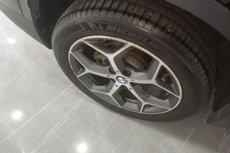 宝马X1 2018款 xDrive20Li 尊享型车身外观6008