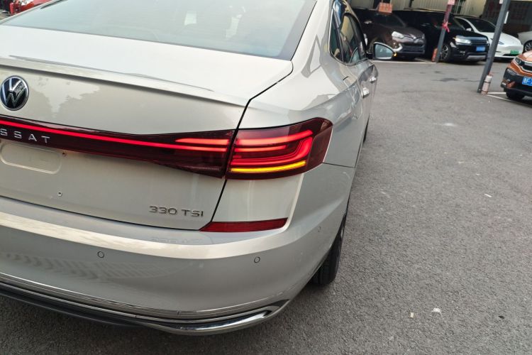 大众 帕萨特 2022款 330TSI 星空尊贵版车身外观9