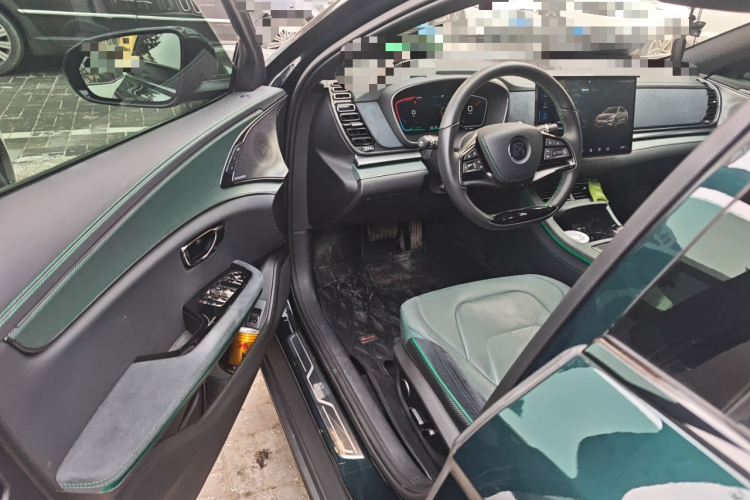 比亚迪 汉 2022款 EV 610KM四驱千山翠限量版中控内饰20