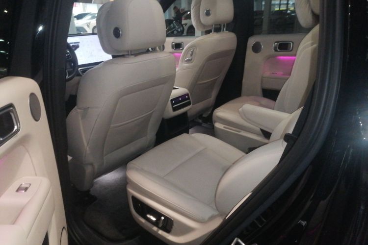 理想汽车 理想L8 2023款 Pro中控内饰7004