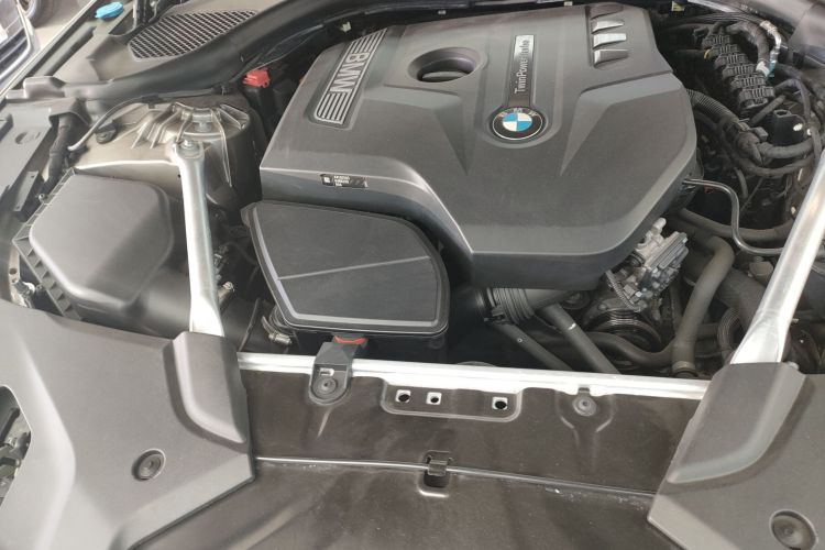 宝马5系 2018款 改款 530Li 领先型 豪华套装机舱底盘24