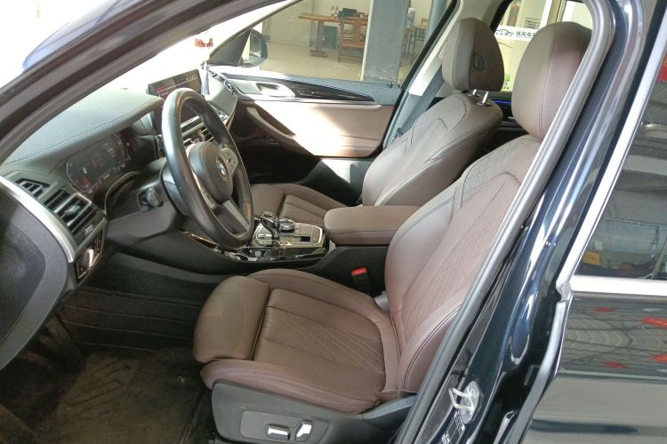 宝马X3 2022款 改款 xDrive25i M运动套装中控内饰19