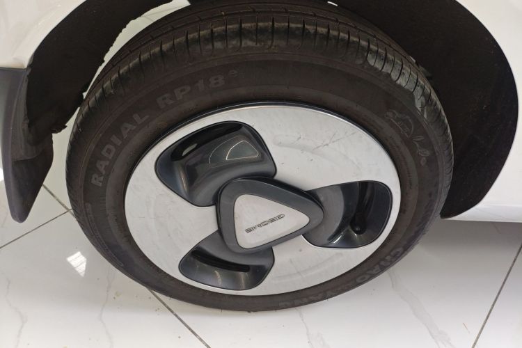 吉利银河 2023款 熊猫mini 新春版宝藏熊车身外观6008