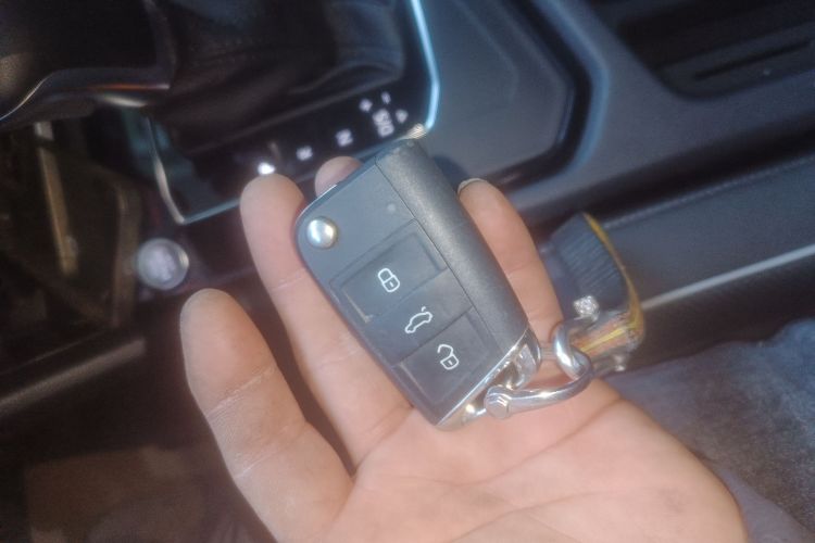 大众 途观L 2023款 330TSI 自动两驱R-Line越享版中控内饰7001