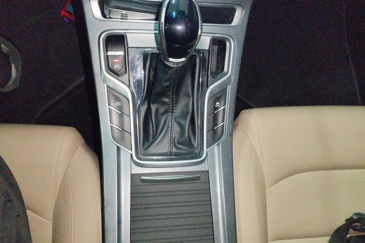 吉利汽车 帝豪 2018款 1.5L CVT豪华型中控内饰18