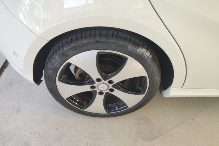 奔驰A级(进口) 2016款 A 200 时尚型车身外观6003