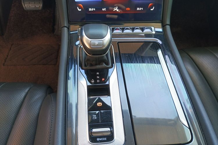 红旗H5 2023款 2.0T 自动智联旗畅版中控内饰18