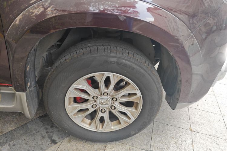 江铃 驭胜S350 2016款 2.0T 自动两驱汽油豪华天窗版7座车身外观10