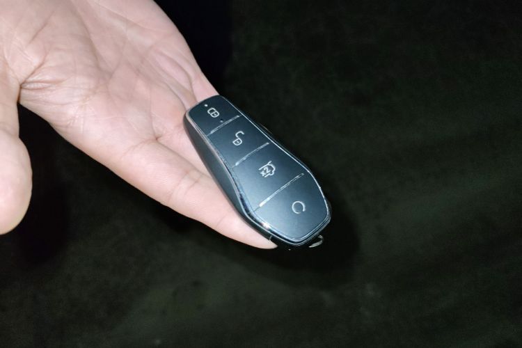 比亚迪 秦PLUS 2024款 荣耀版 DM-i 55KM领先型中控内饰7001