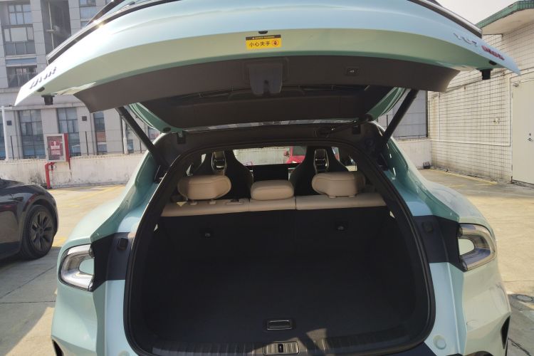 小米汽车 小米YU7 2025款 超长续航高性能四驱Max版局部细节23