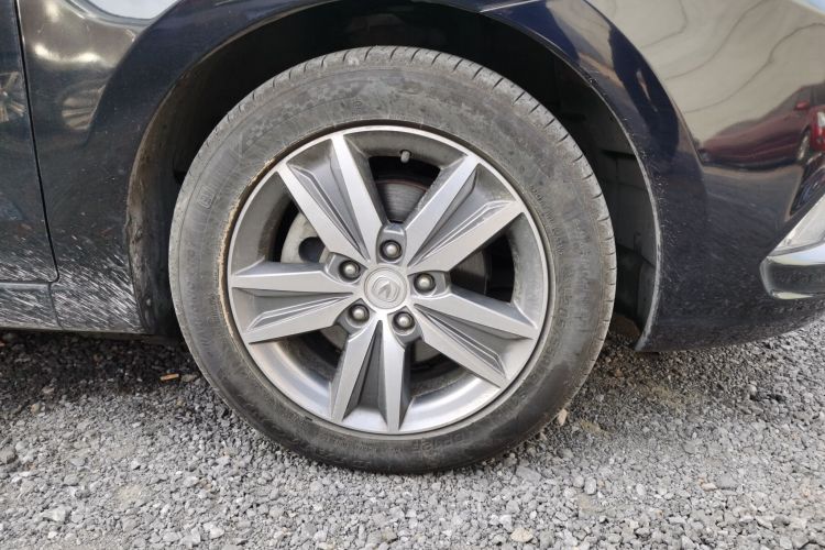 长安 逸动 2015款 1.6L 手动豪华型 国V车身外观10