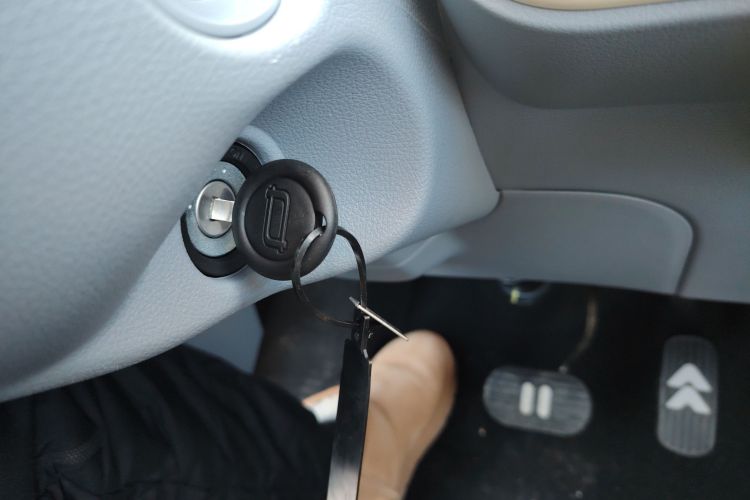 奔腾小马 2026款 222km 萌趣马中控内饰7001