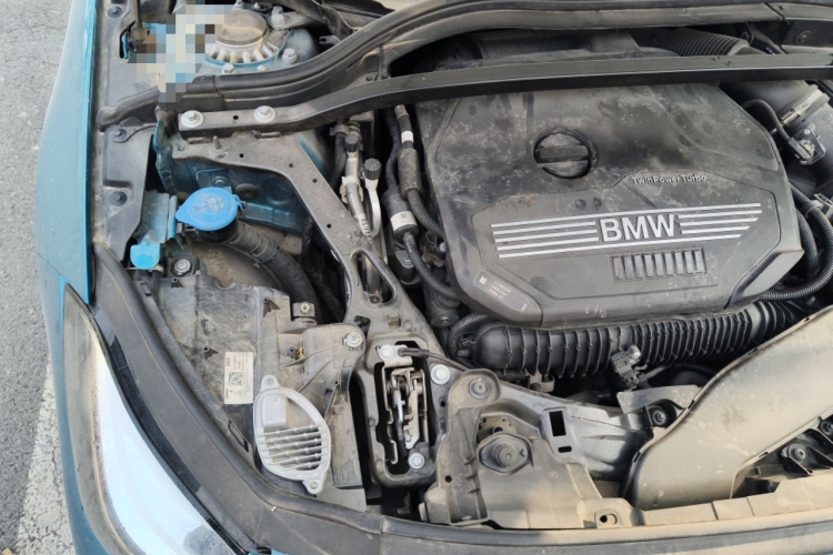 宝马2系(进口) 2021款 225i 四门轿跑车 M运动曜夜套装局部细节9006