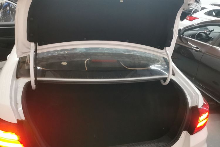 吉利汽车 远景 2018款 1.5L 手动幸福版机舱底盘23