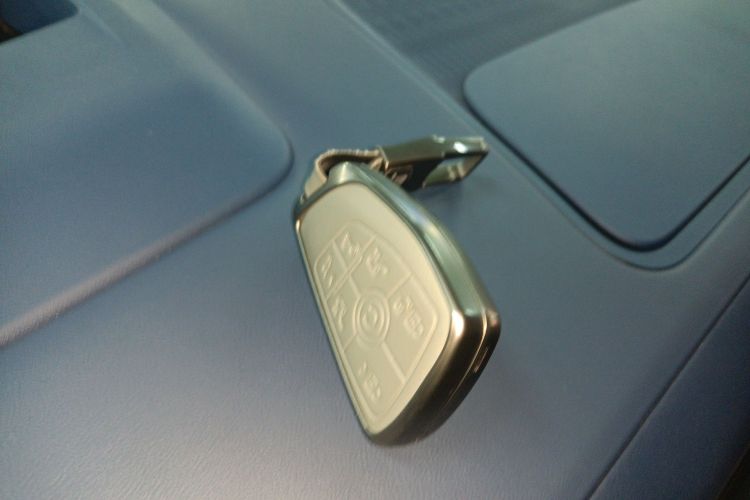 别克GL8新能源 2024款  陆尊 奢享版 7座中控内饰11