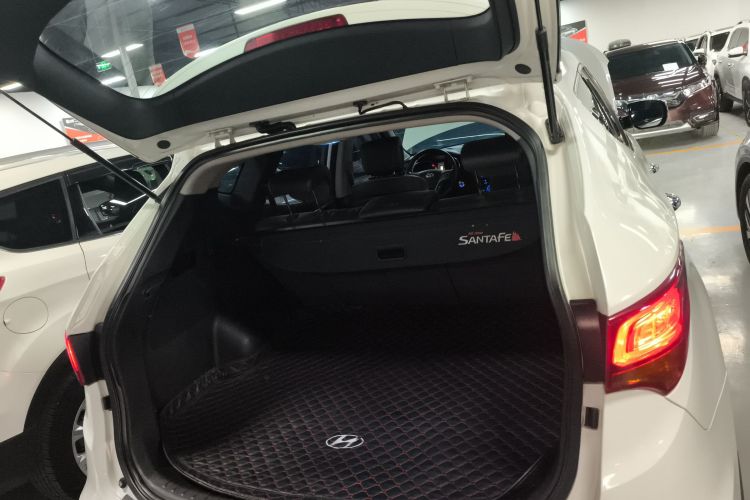 现代 胜达 2017款 2.4L 自动两驱智能型 5座局部细节23