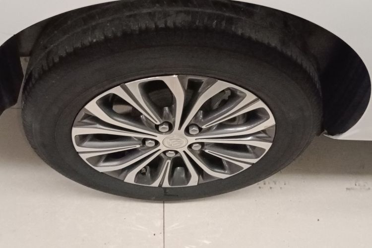 别克GL8 2020款 陆上公务舱 652T 豪华型车身外观6008