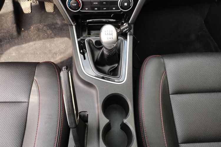 猎豹汽车 猎豹CS10 2017款 2.0T 手动风尚型中控内饰18