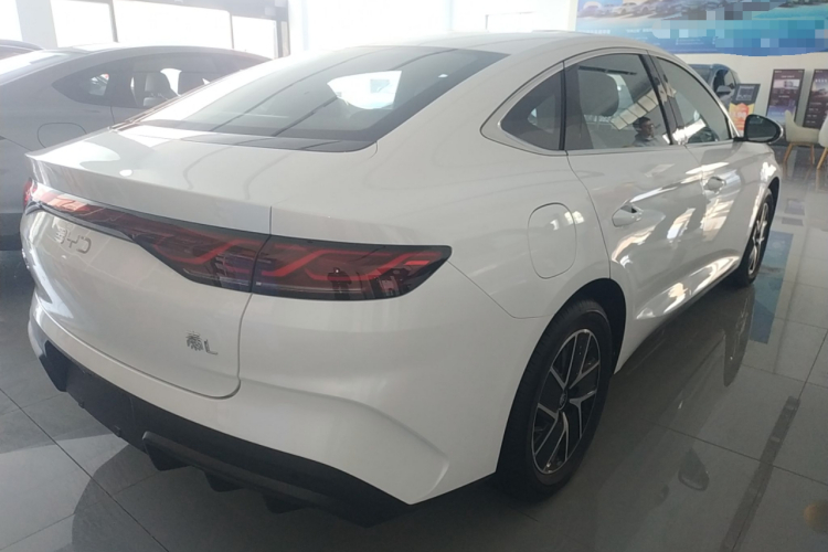 比亚迪 秦L 2024款 DM-i 120KM超越型车身外观6005