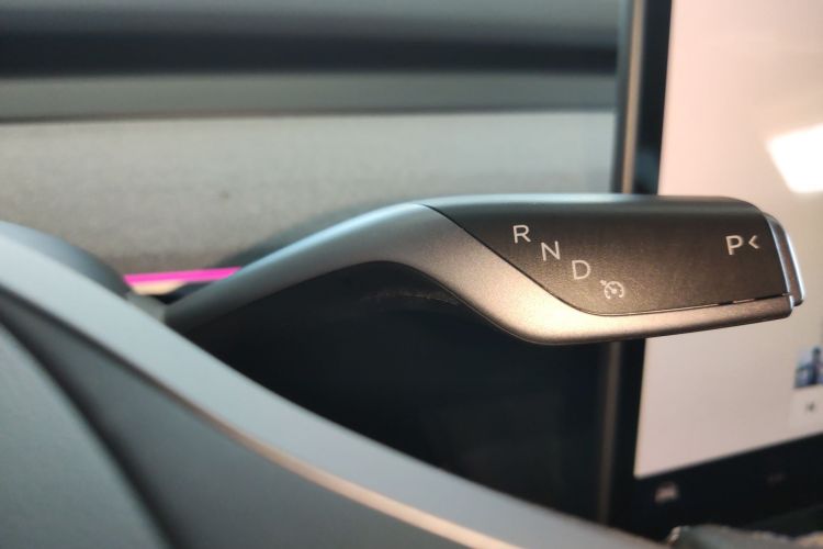 特斯拉 Model Y 2023款 长续航全轮驱动版中控内饰18