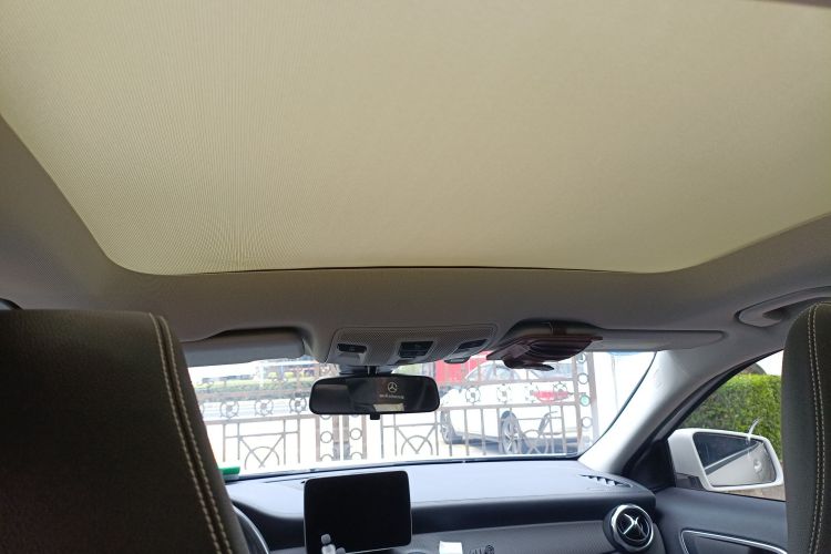 奔驰GLA 2018款 GLA 200 时尚型局部细节22