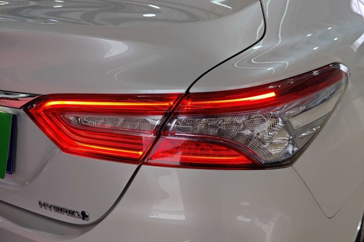 丰田 凯美瑞 2019款 改款 双擎 2.5HG 豪华版车身外观9