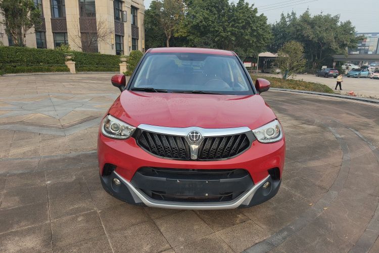 中华V3 2016款 1.5L 自动精英型车身外观2