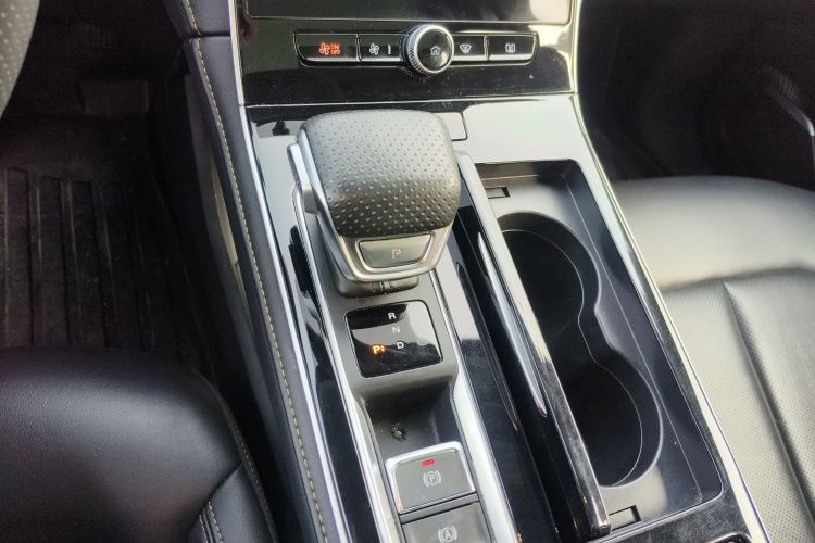 荣威i6 MAX新能源 2023款 EV 420天幕特别版中控内饰18