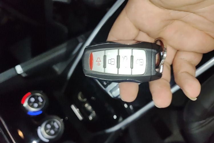 哈弗H6 2018款 蓝标 运动版 1.5T 自动两驱精英型中控内饰11