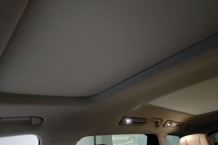 腾势D9 2024款 DM-i 980 四驱尊贵型中控内饰22