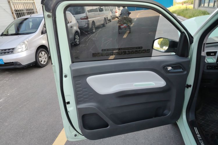 五菱汽车 宏光MINIEV 2021款 马卡龙时尚款 磷酸铁锂中控内饰7007