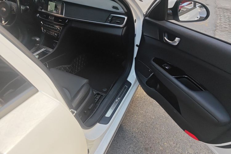 起亚K5 2016款 2.0T 自动PRM局部细节9005