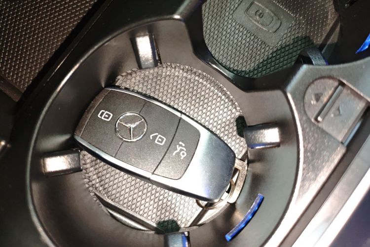 奔驰C级 2019款 C 260 运动版中控内饰7001