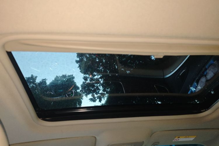 别克GL8 2017款 25S 尊贵型 国V中控内饰22