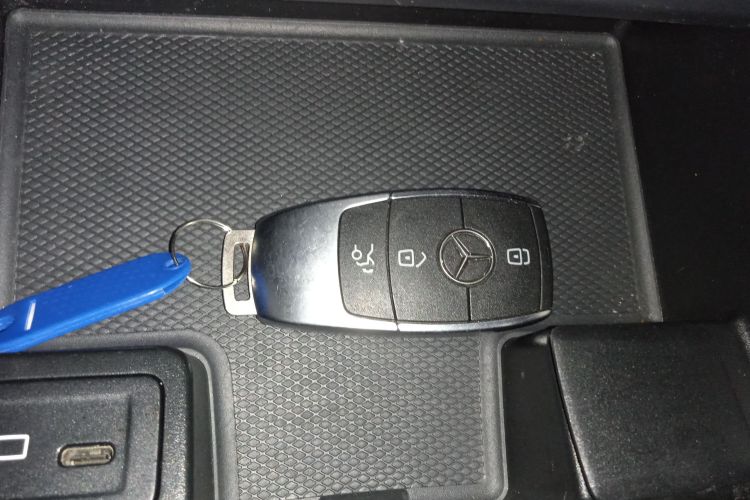 奔驰A级 2022款 改款三 A 200 L 运动轿车时尚型中控内饰11