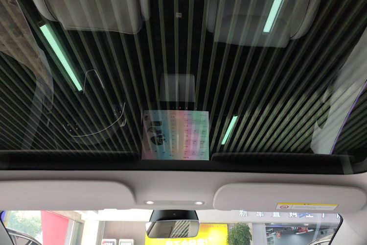 特斯拉 Model 3 2024款 高性能全轮驱动版中控内饰22