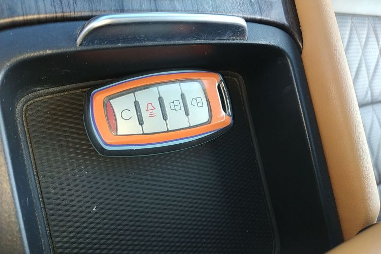 长城 炮 2021款 2.0T乘用全球版自动汽油四驱尊享型标箱拖挂版GW4C20B中控内饰7001