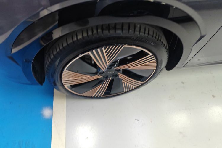 领克08 EM-P 2023款 220km 时间限量版车身外观6007