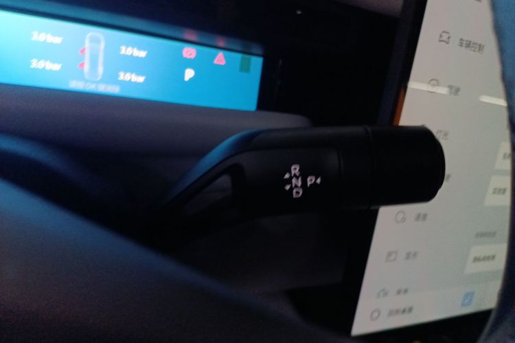 领克Z10 2024款 95kWh 702km四驱智驾Ultra中控内饰18