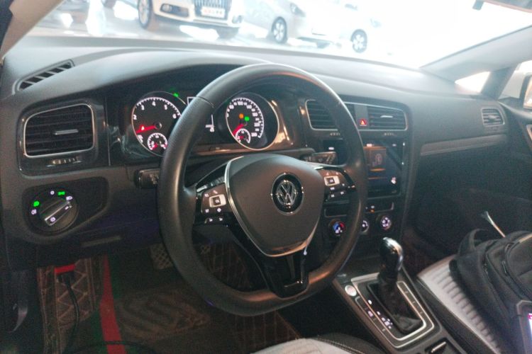 大众 高尔夫 2020款 挚爱版 200TSI DSG舒适型进取版中控内饰12